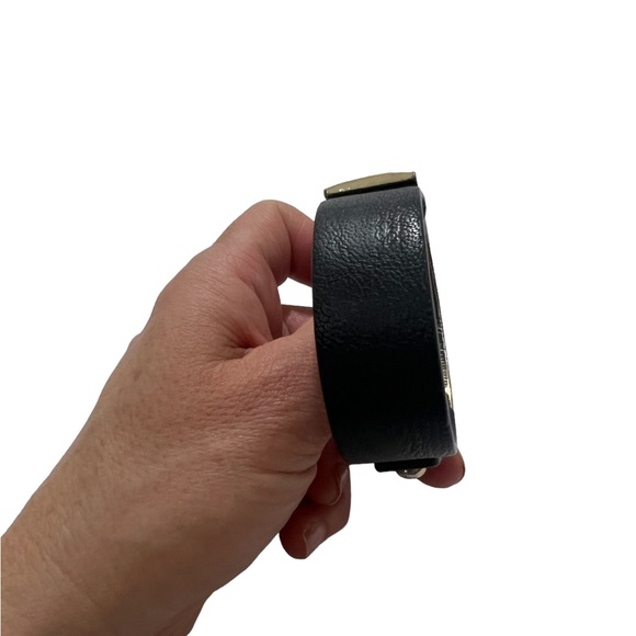 Two Leather Bracelets With Gold Plate ~ One Black, One Brown - Picture 15 of 15